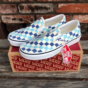 Vans unisex classic slip on.